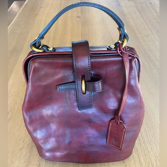 Old Trend Handbags - Old Trend Women’s Genuine Leather Pamela Backpack. Color burgundy. New.